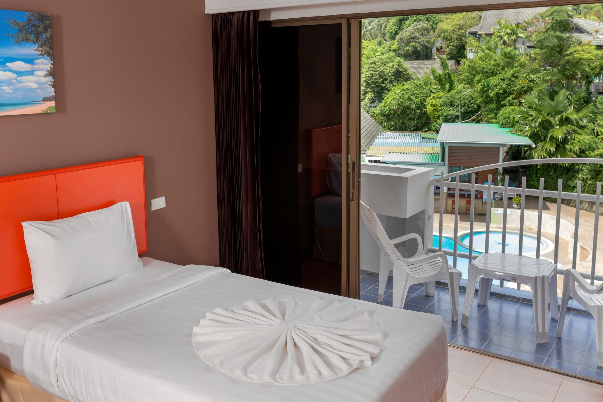 Patong 7Days Premium Hotel Phuket Exterior photo