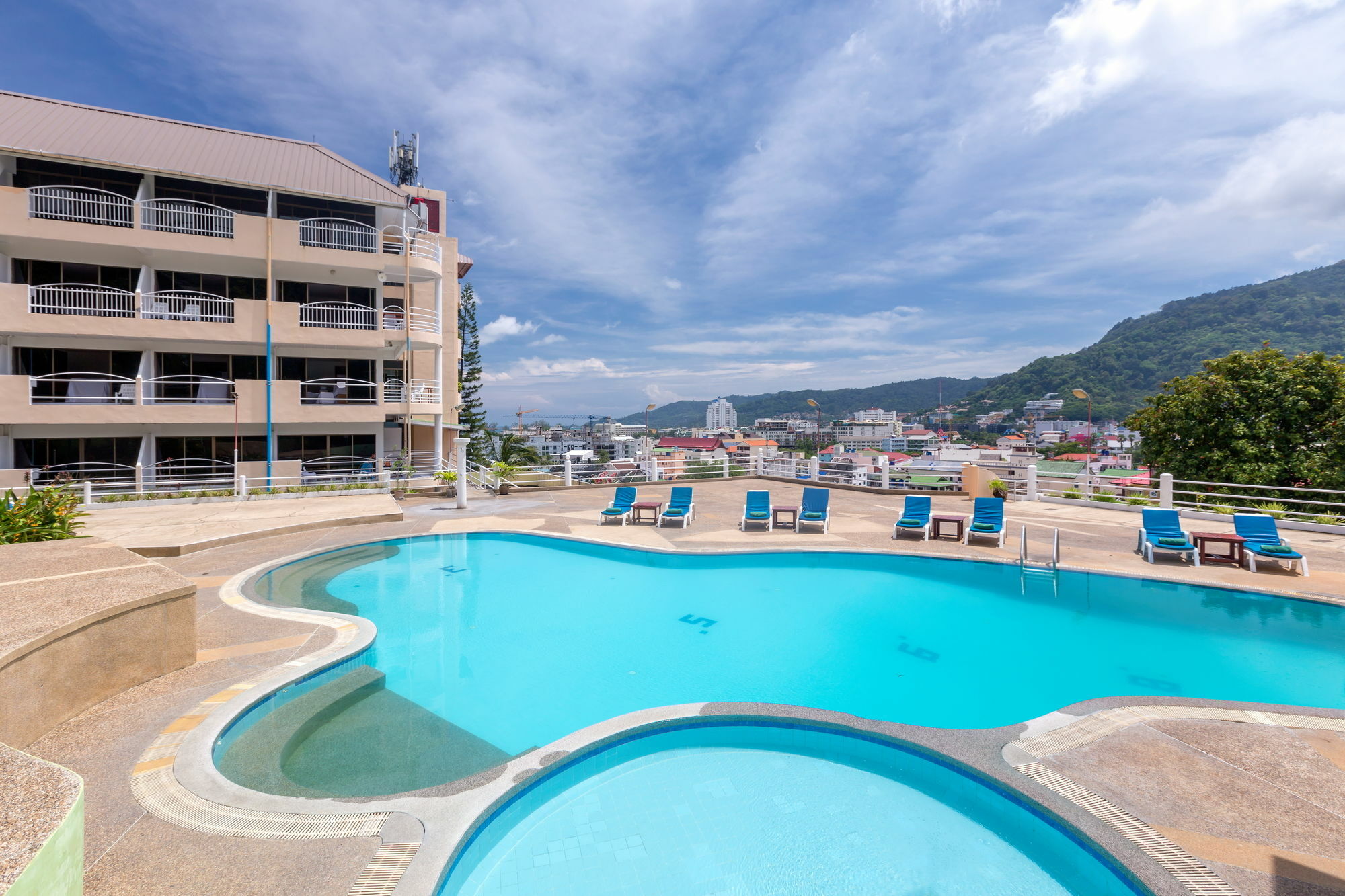 Patong 7Days Premium Hotel Phuket Exterior photo