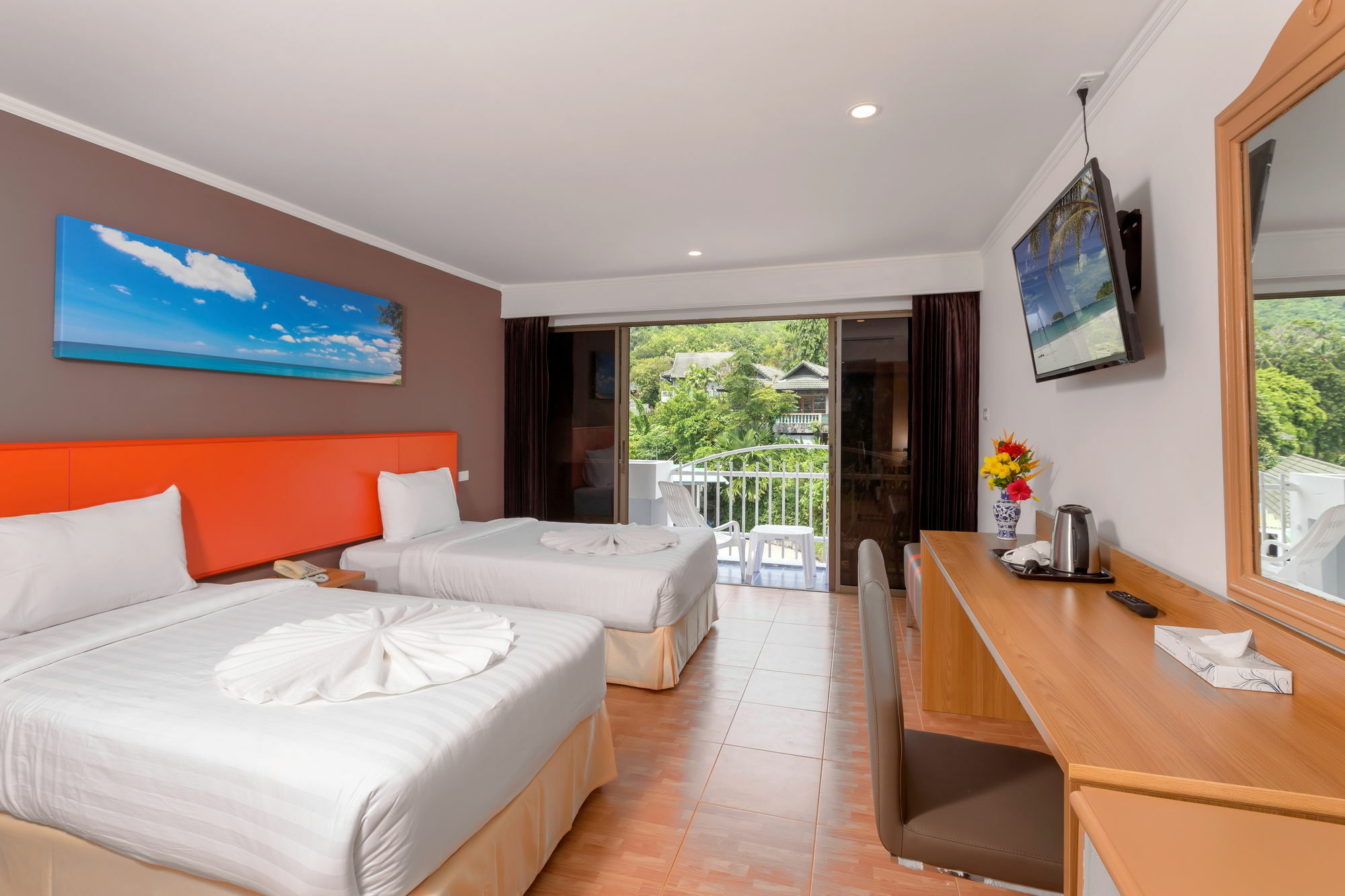 Patong 7Days Premium Hotel Phuket Exterior photo