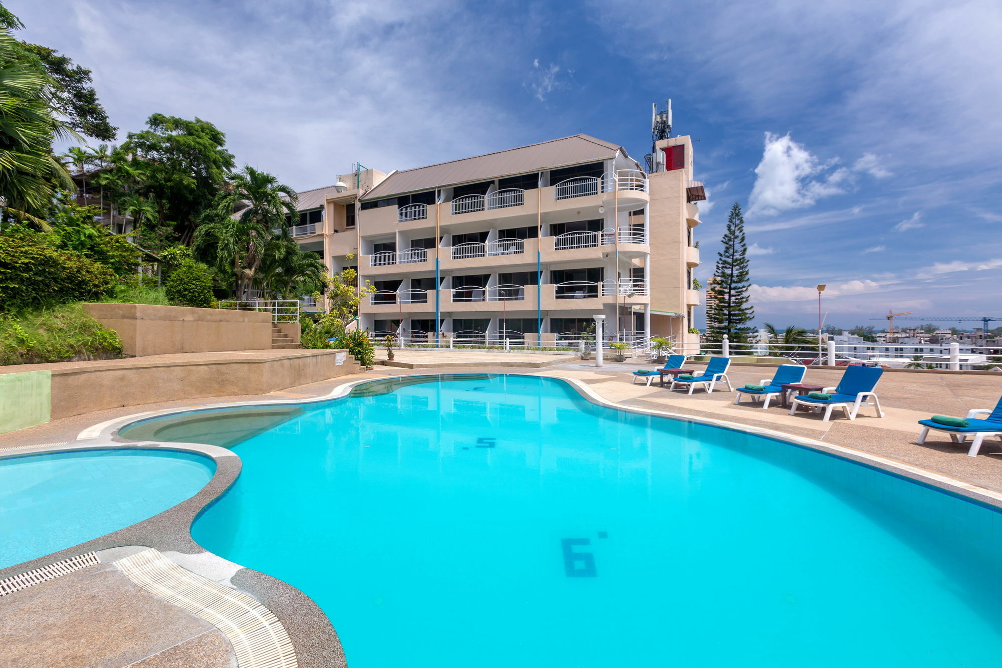 Patong 7Days Premium Hotel Phuket Exterior photo