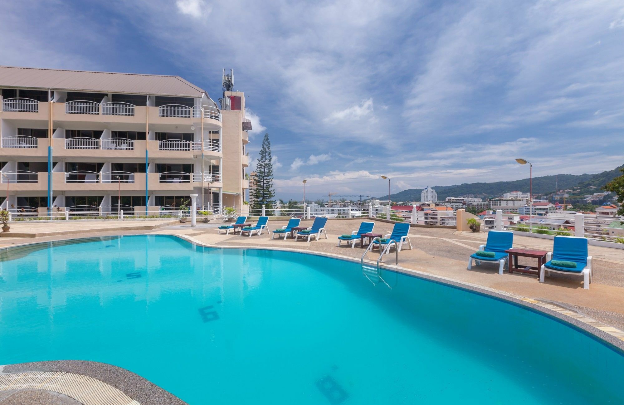 Patong 7Days Premium Hotel Phuket Exterior photo